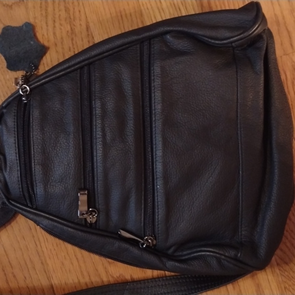 Back pack - Picture 3 of 3